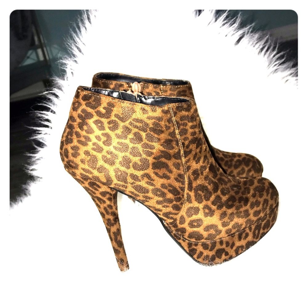 Cute ankle booties🎉🎉HP🎉🎉